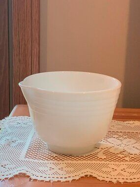 PYREX HAMILTON BEACH VINTAGE MIXING BOWL #7, WHITE MILK GLASS, MADE IN USA